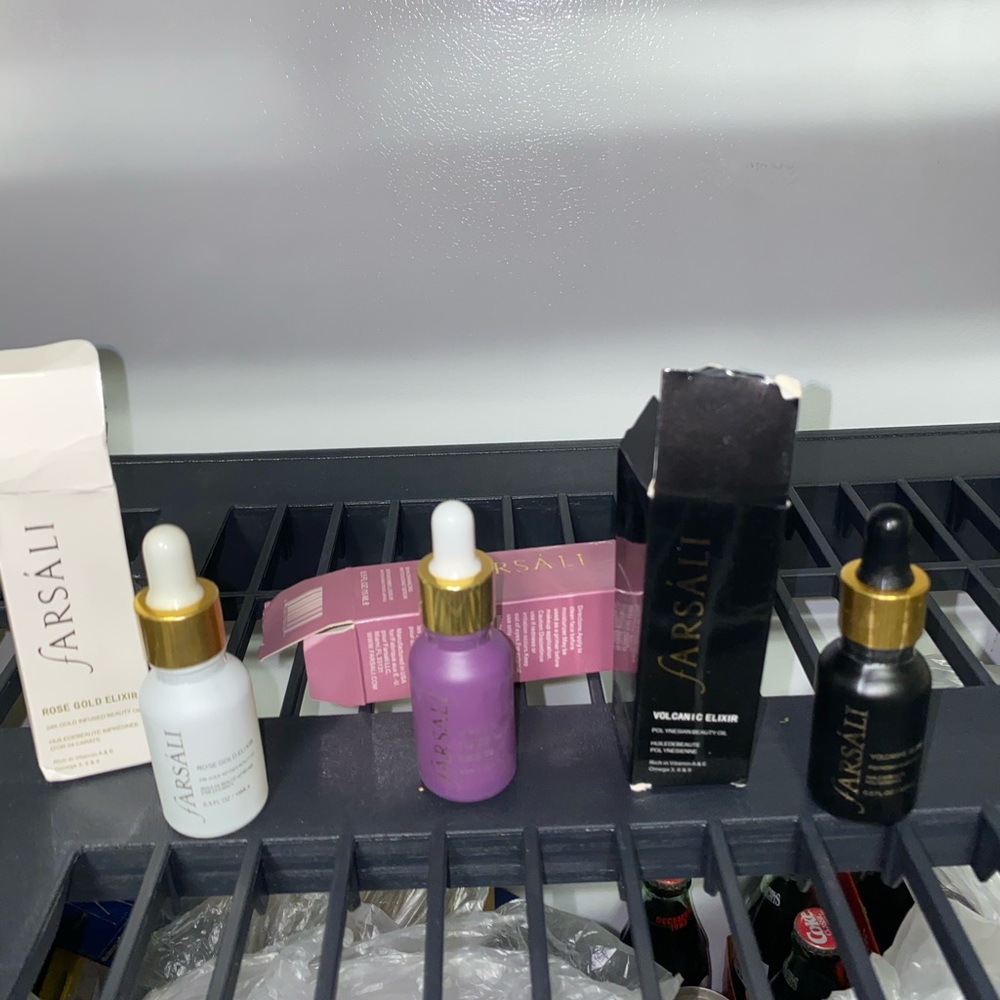 Facial Oil - Picture 2 of 2